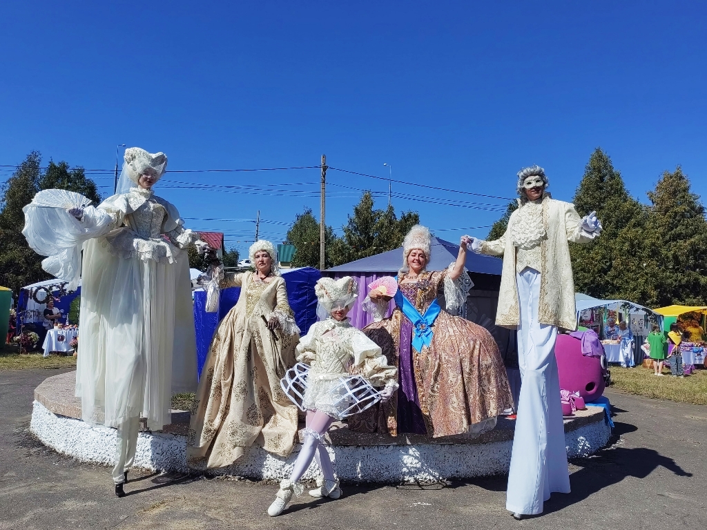 Фестиваль Слива-Град в Кромах